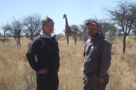 To tøffe karer på safari i bushen. Caution: Wild animals at site!!